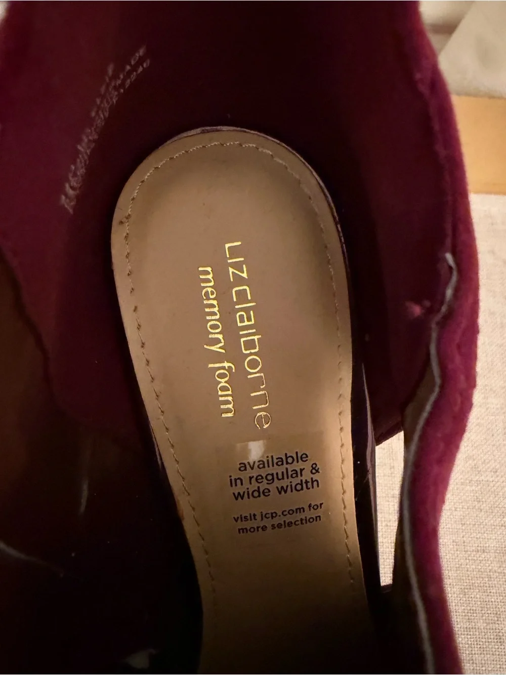 NWT Liz Claiborne Elsie Burgundy Faux Suede Memory Foam Ankle Booties 7.5M